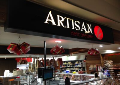 Shopfronts-illuminated-signage-canberra